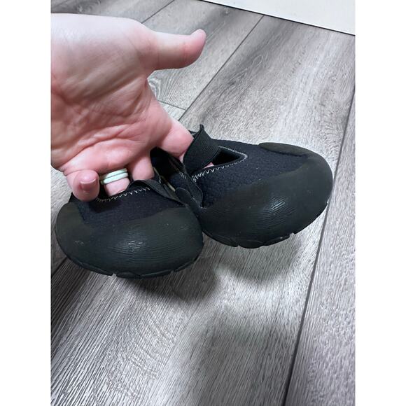 Keen Black Elastic Strap Water Sandals - Women's 8.5 - Picture 6 of 7